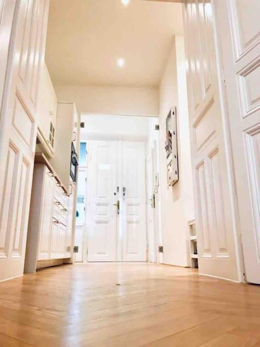 Vienna Luxury New Apartment Center -2. Bezirk Ngoại thất bức ảnh
