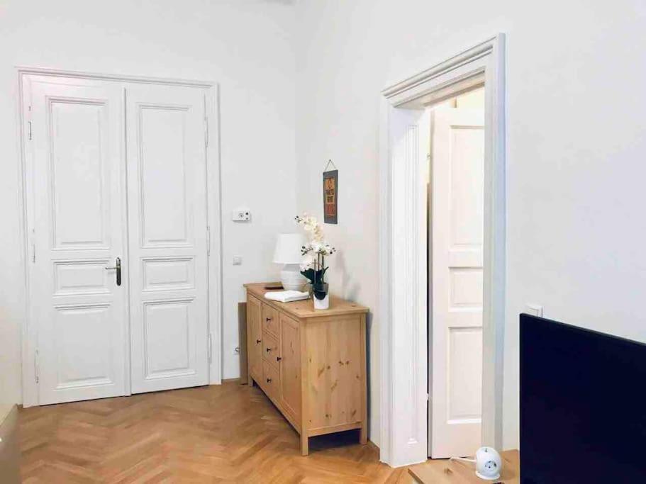 Vienna Luxury New Apartment Center -2. Bezirk Ngoại thất bức ảnh